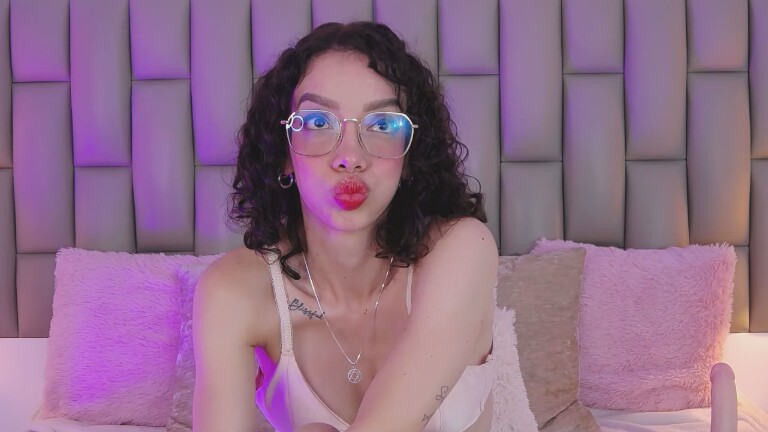 AriaGil's Streamate show and profile