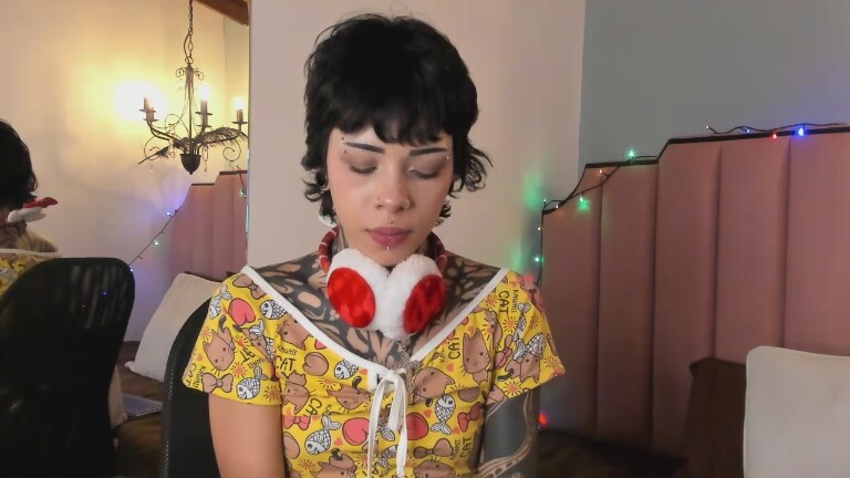 MissTomie19's Streamate show and profile