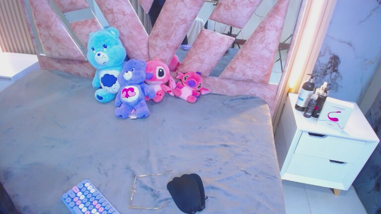 Nina_Ssisy's Streamate show and profile