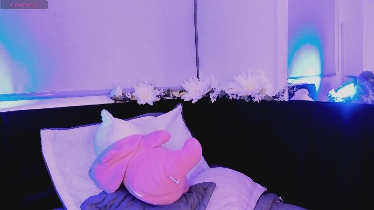 Zamantthaa's Streamate show and profile