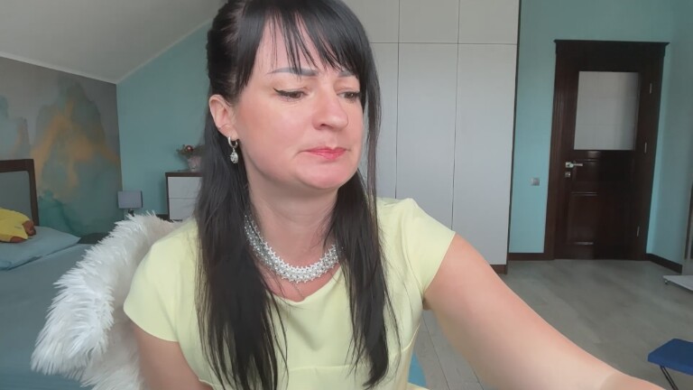 IraCherryNow's Streamate show and profile