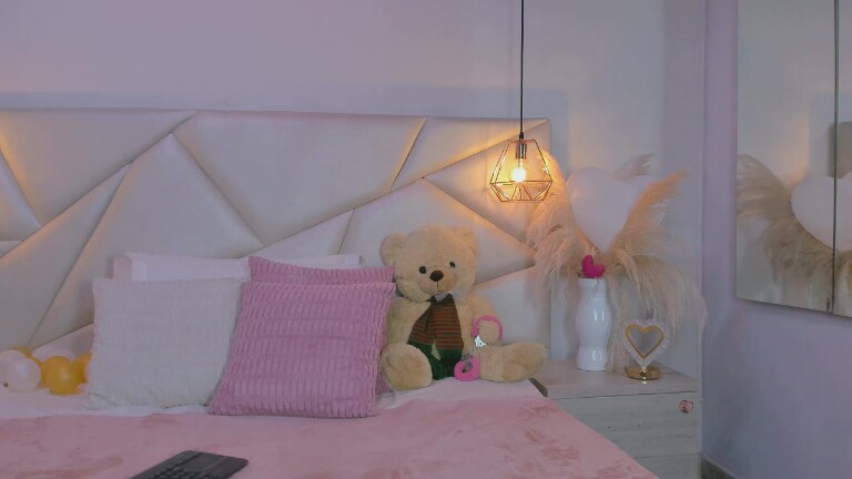 EmyCarter's Streamate show and profile