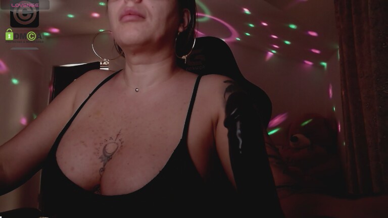 SonyaDevon's Streamate show and profile