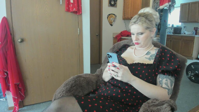 Hottyhousewife18's Streamate show and profile