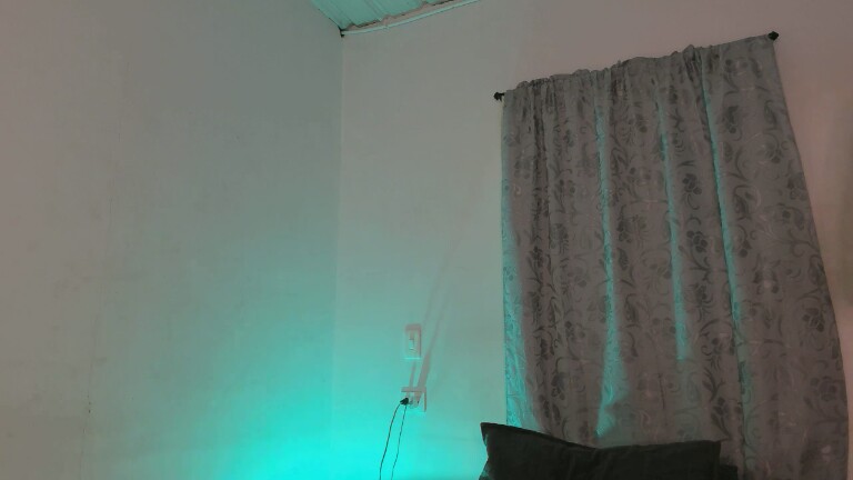 LlilyEvans's Streamate show and profile