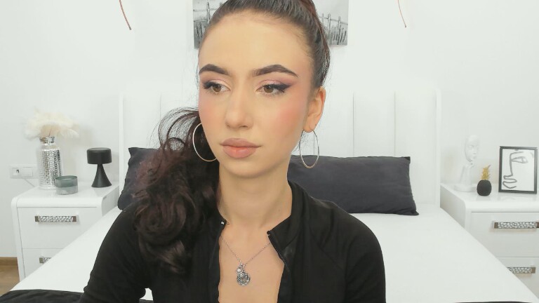 SarahTray's Streamate show and profile