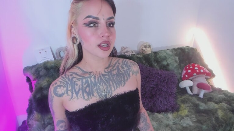 Meduzaxx's Streamate show and profile