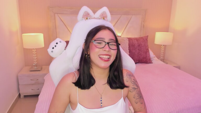 SophiaColinns's Streamate show and profile