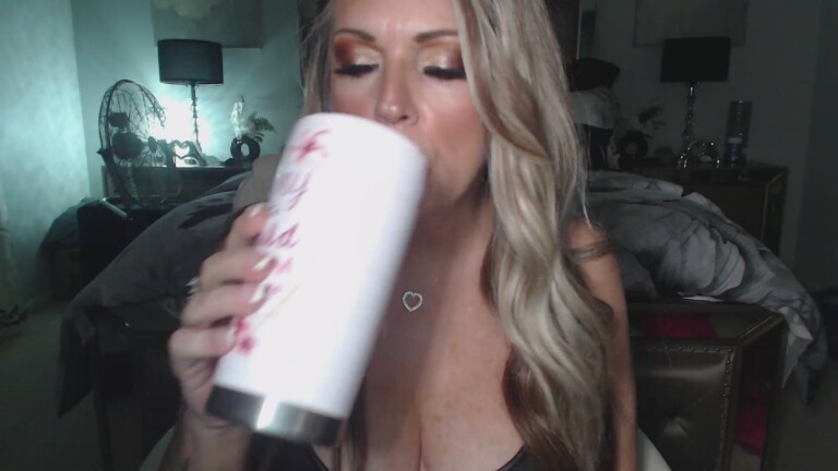 LexisLove's Streamate show and profile