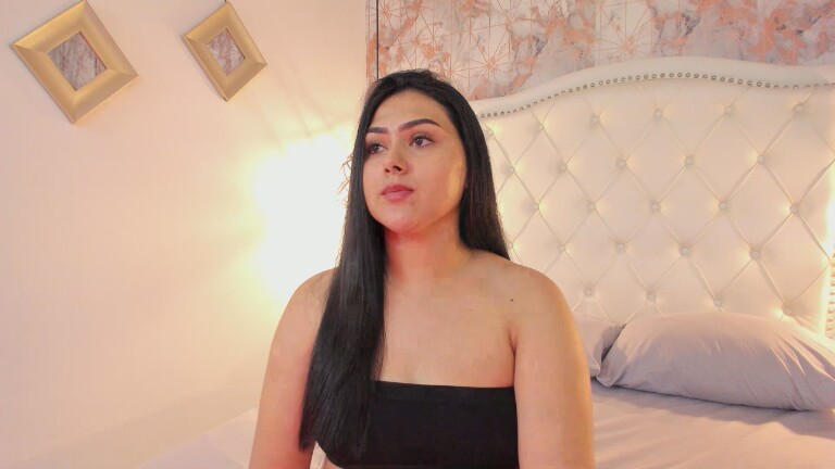 SaharaLyn's Streamate show and profile