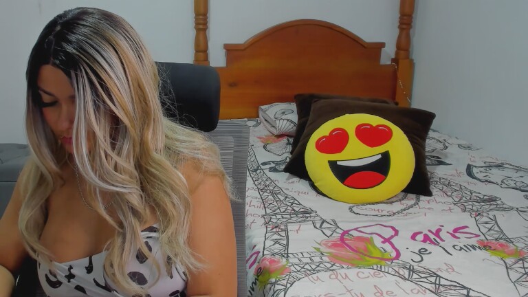 Yara_Zaynab's Streamate show and profile