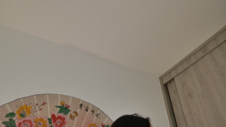 SweetSara33's Streamate show and profile