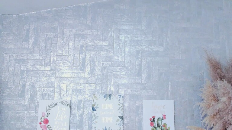 SaraBacker's Streamate show and profile