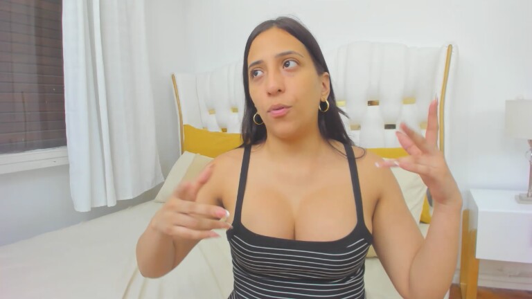 elianaasuarez's Streamate show and profile