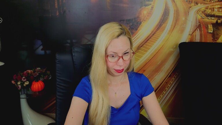 SofiaChastain's Streamate show and profile