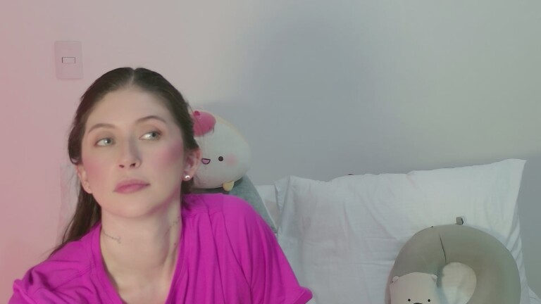 EmmaShaykk's Streamate show and profile