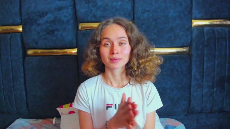 Sophiamiller18's Streamate show and profile