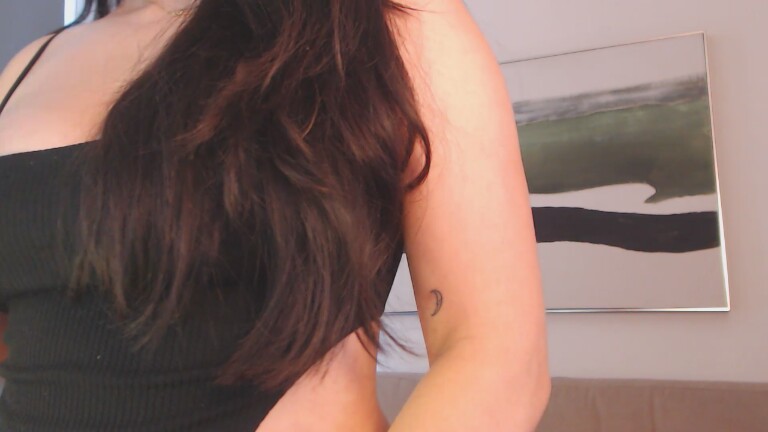 NiaMinogue's Streamate show and profile