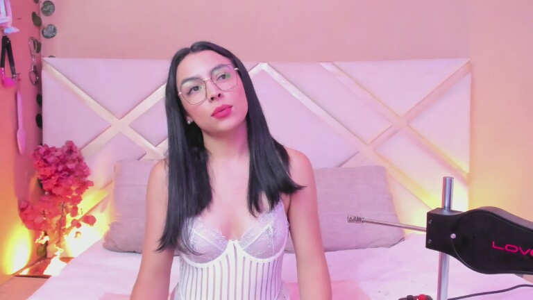 SaraSstonee's Streamate show and profile