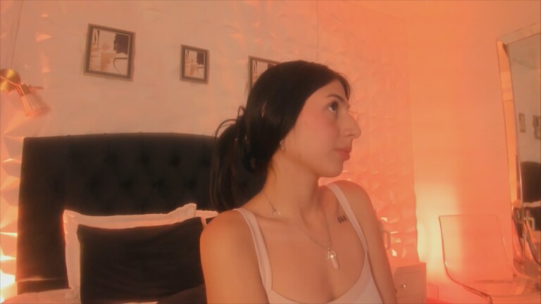 Sophie_Beaumont's Streamate show and profile