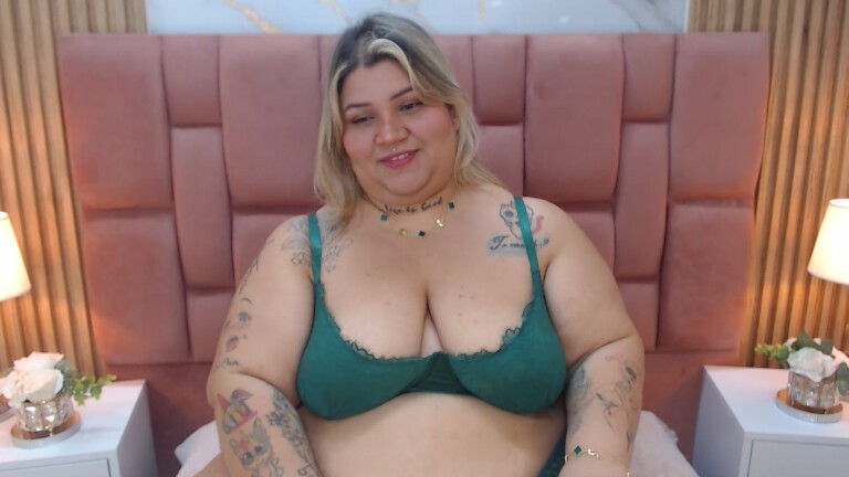 Evaverse's Streamate show and profile