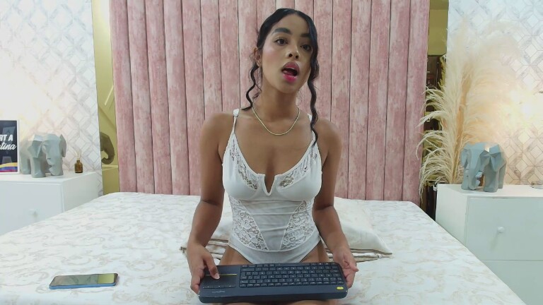 Alishine's Streamate show and profile