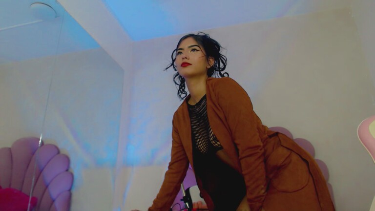 estefany_squirt's Streamate show and profile
