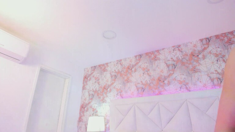 SabrinnaJonnes's Streamate show and profile