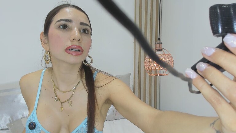 BellaSweet's Streamate show and profile