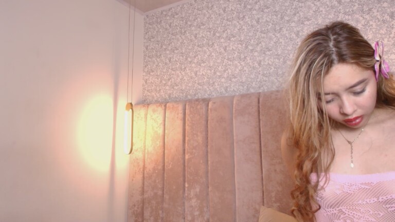 Karoline_606's Streamate show and profile