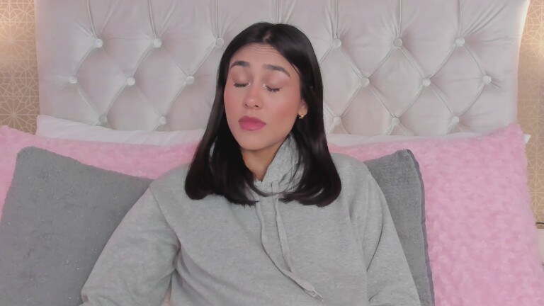 KatieeGomez's Streamate show and profile