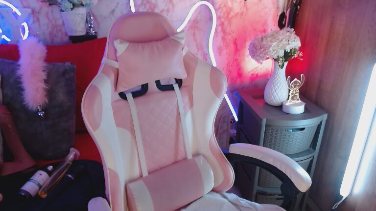 LucyanaSilva's Streamate show and profile