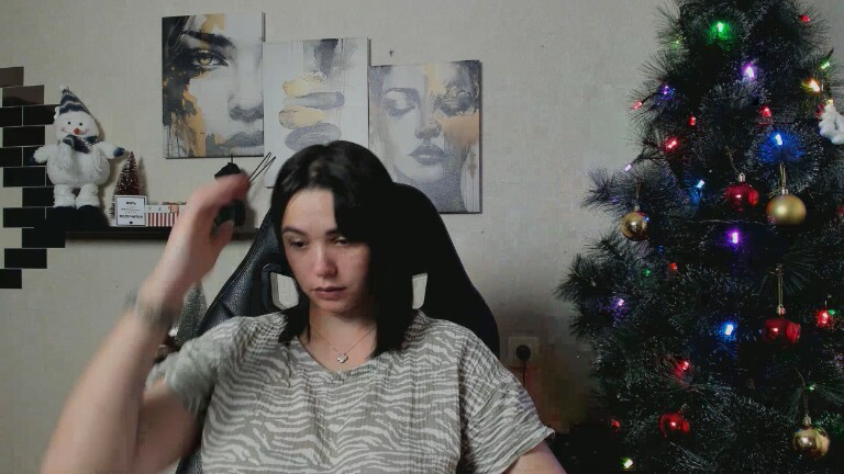 GlamNova's Streamate show and profile