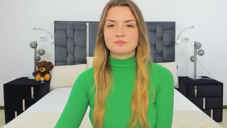 Reneswee's Streamate show and profile