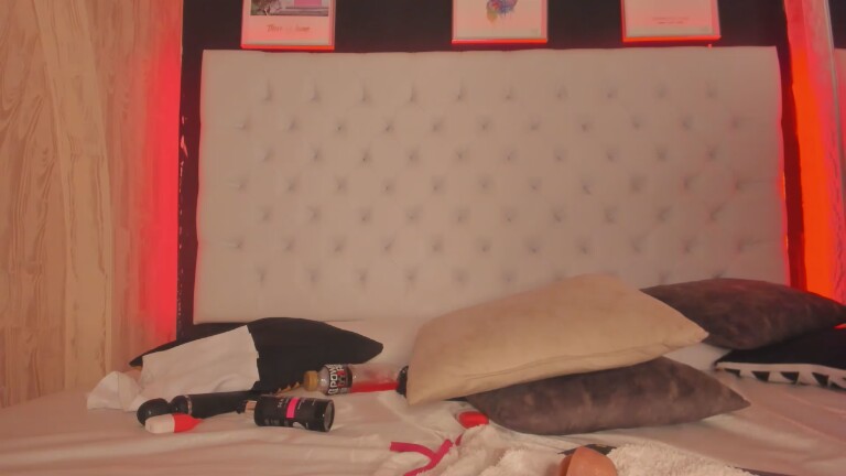 NaslyStone's Streamate show and profile