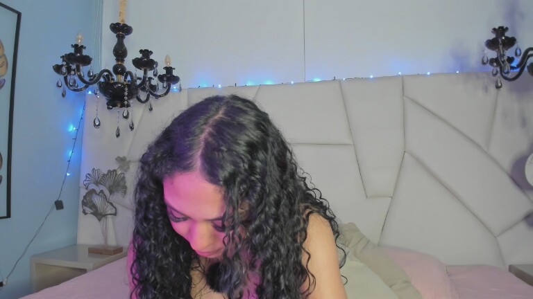 ScarlettFlever's Streamate show and profile