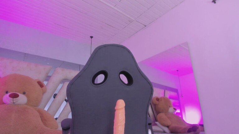 emily_helen's Streamate show and profile