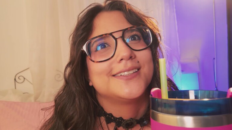 HaileyBunny_18's Streamate show and profile