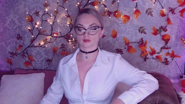 EllianaReese's Streamate show and profile