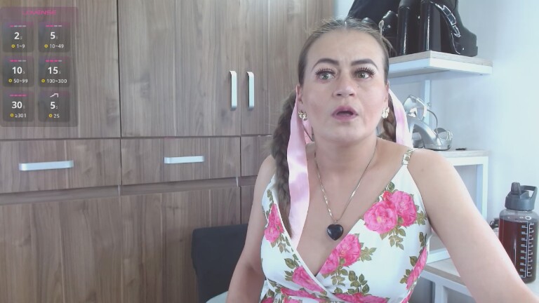 Maghenta's Streamate show and profile