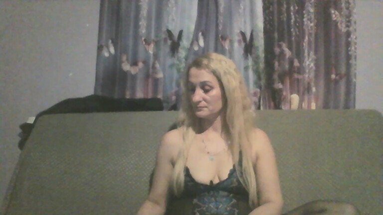 RANNIYA's Streamate show and profile