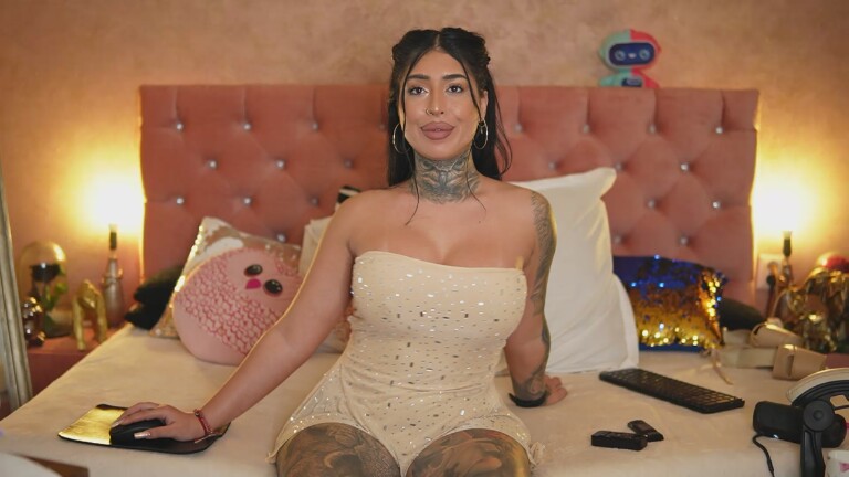 AARISS's Streamate show and profile