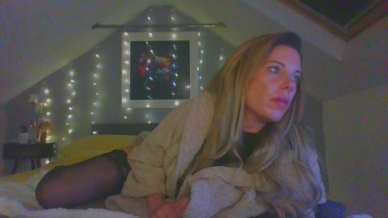 Lillyxx84's Streamate show and profile