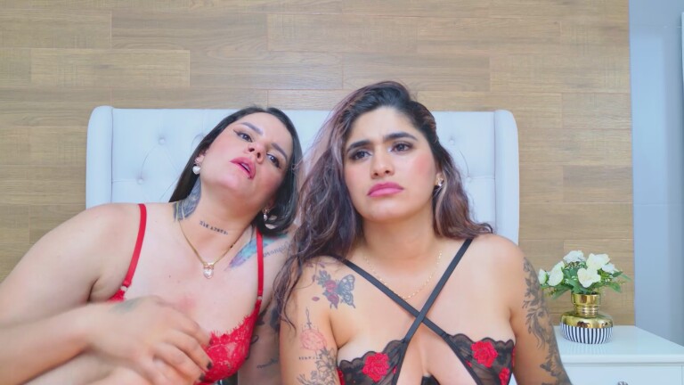 MaraAndSaray's Streamate show and profile