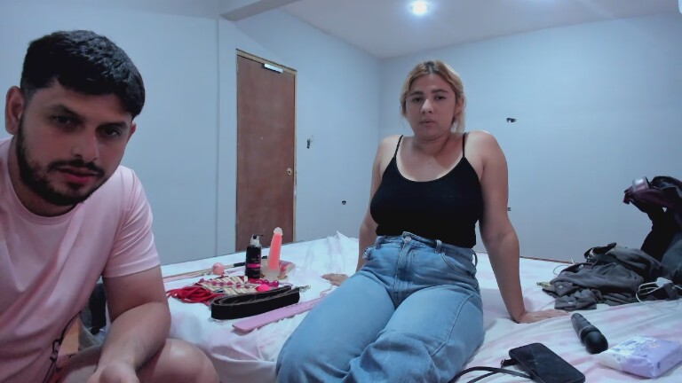 luna0102's Streamate show and profile