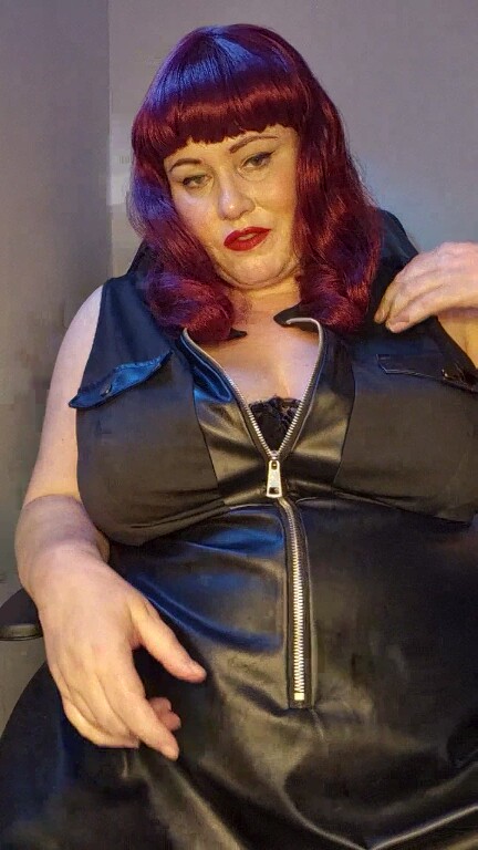 TheDevineMissDeviant's Streamate show and profile
