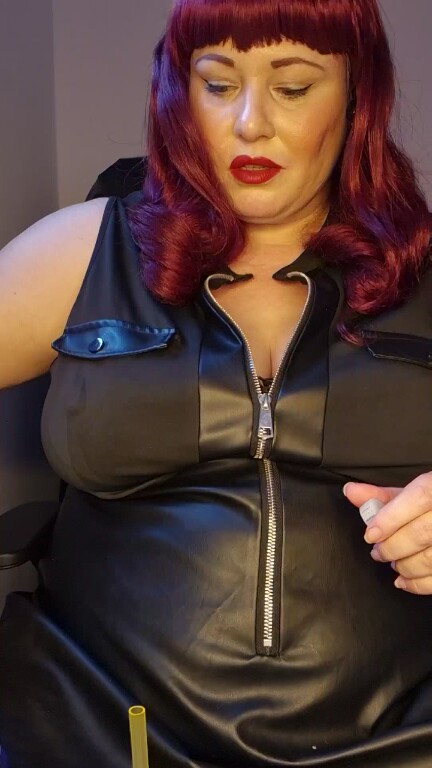 TheDevineMissDeviant's Streamate show and profile