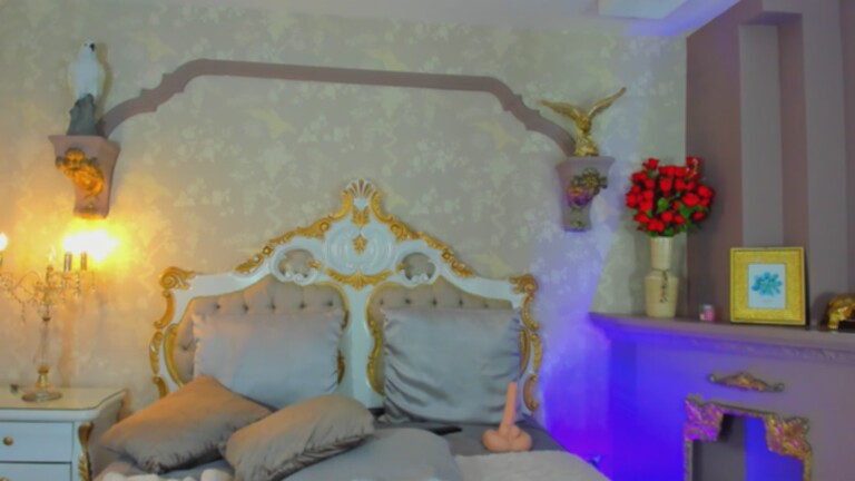 ZuzanHoll's Streamate show and profile