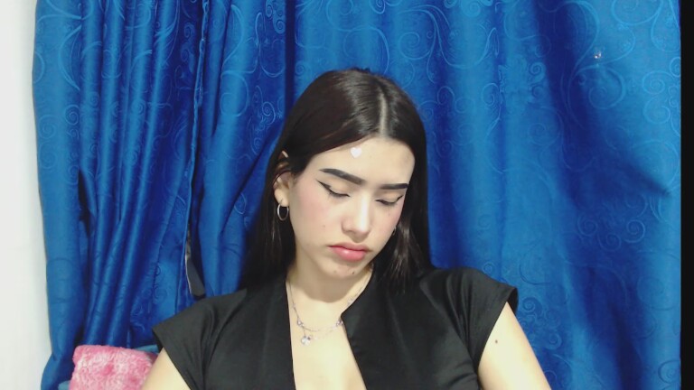 ZakuraSlave's Streamate show and profile