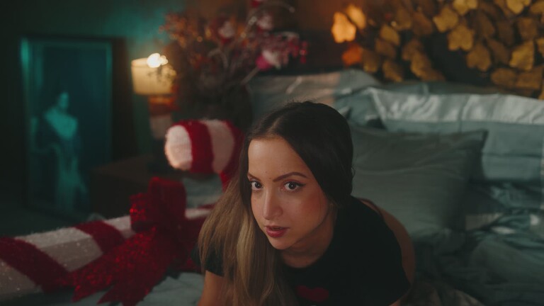 Noya's Streamate show and profile